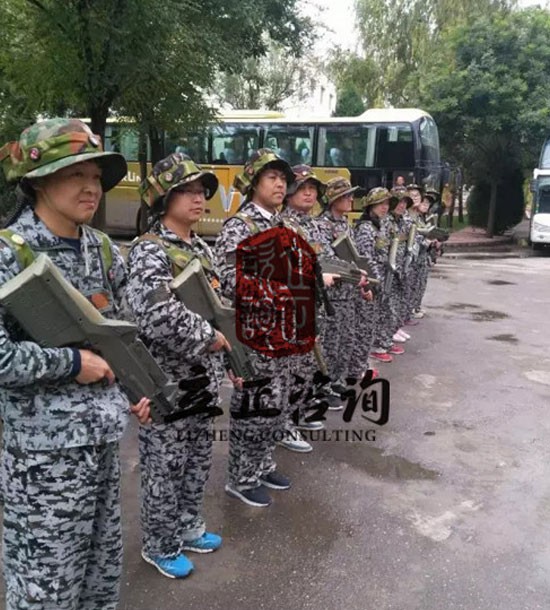 培訓(xùn)快訊培訓(xùn)時間：10月22日培訓(xùn)單位：甘肅建科培訓(xùn)課程：CS真人對抗賽培訓(xùn)人數(shù)：21人培訓(xùn)老師：天狼