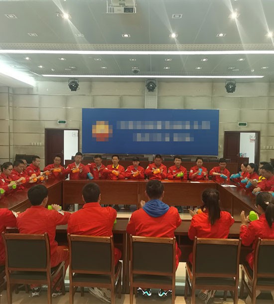 時(shí)間：2021年5月18日-5月25日單位：青海油田****課程內(nèi)容：《職業(yè)生涯規(guī)劃》、《從歷史看向未來(lái)》、《金字塔結(jié)構(gòu)》、《教練式宣導(dǎo)及傳播技巧》